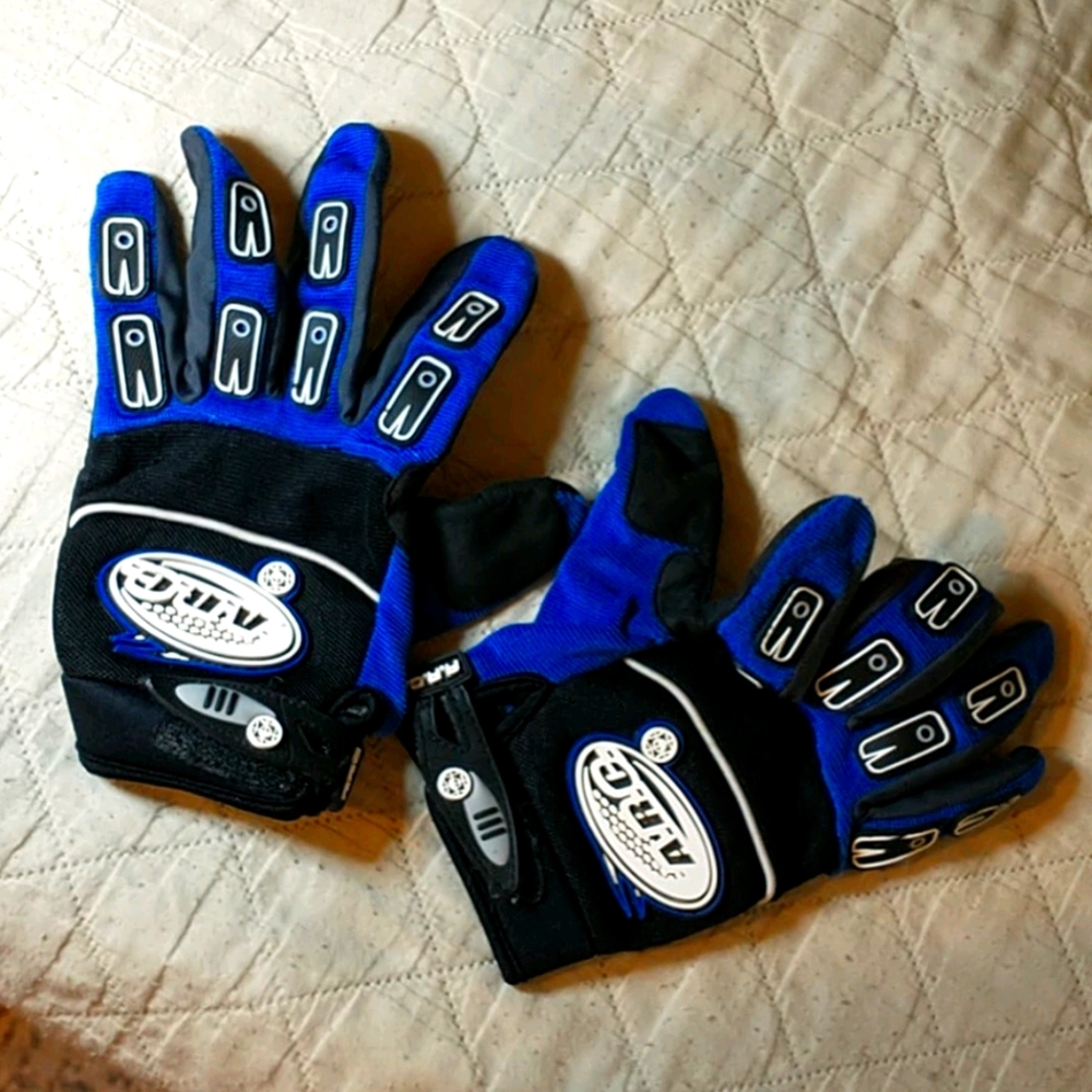 Riding Gloves